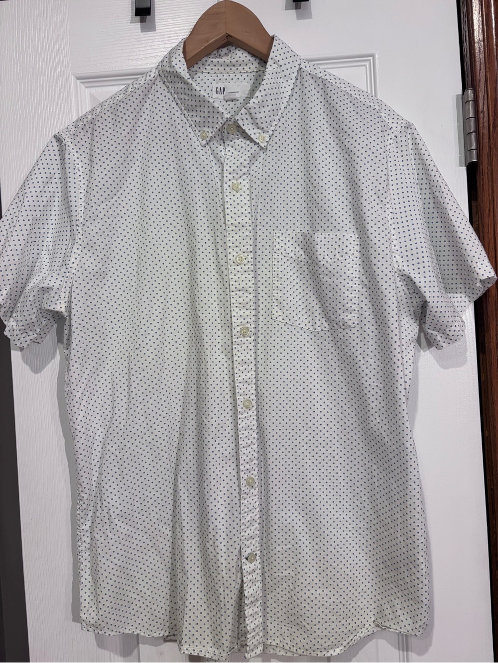 GAP Men's White Short-Sleeve Button-Down with Black Micro Dot Pattern
